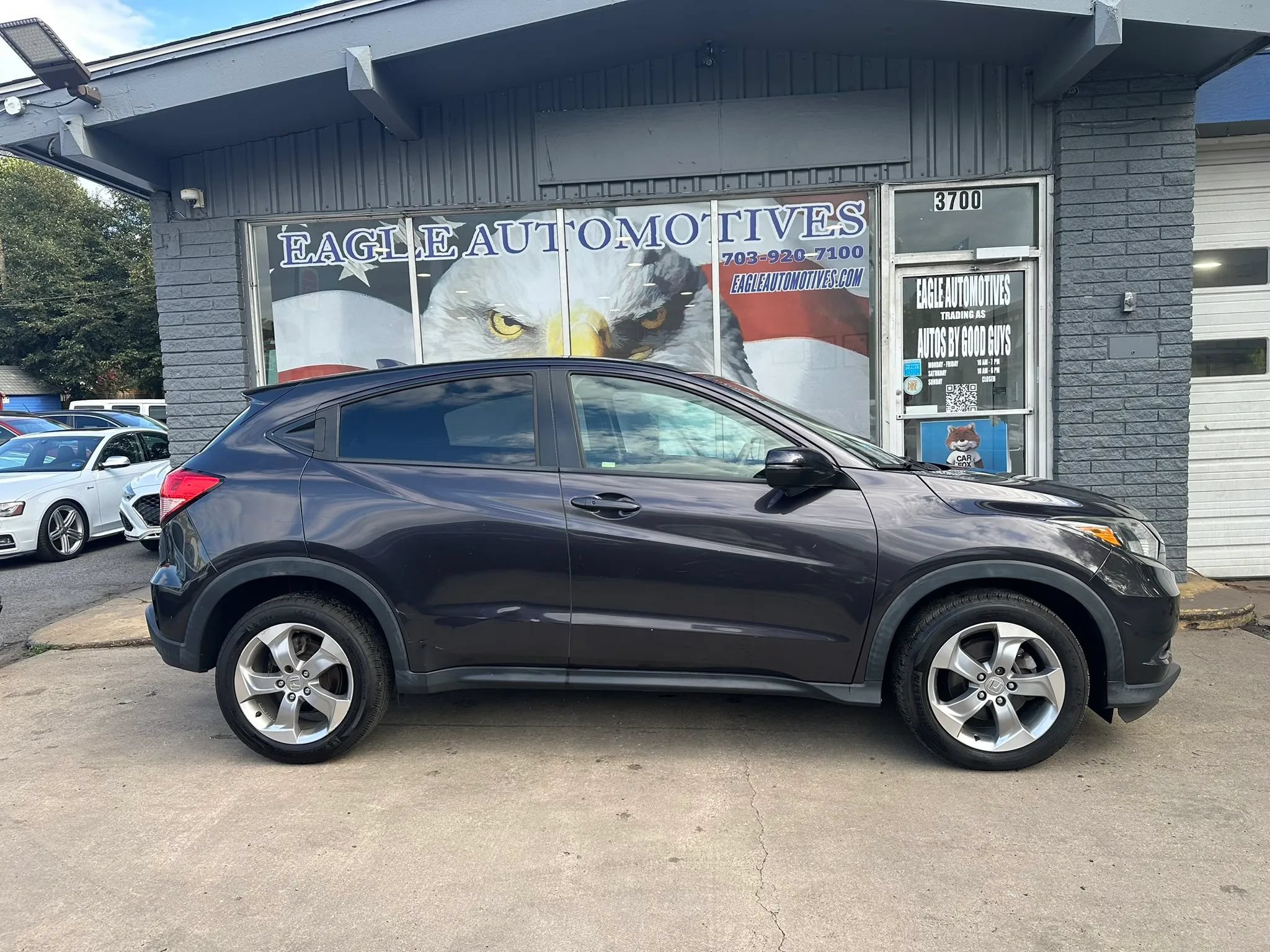 Used 2017 Honda HR-V EX image 2