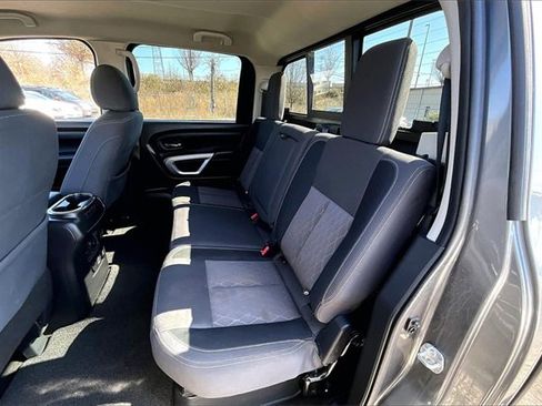 Used 2024 Nissan Titan SV w/ SV Convenience Package image 15