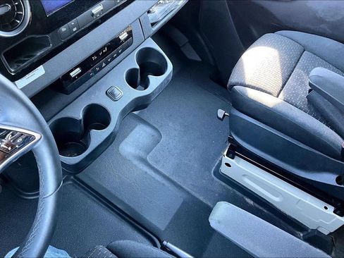 Used 2025 Mercedes-Benz Sprinter 2500 image 11
