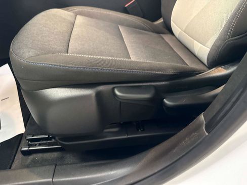 Used 2025 Chevrolet Trax LS w/ LS Convenience Package image 19