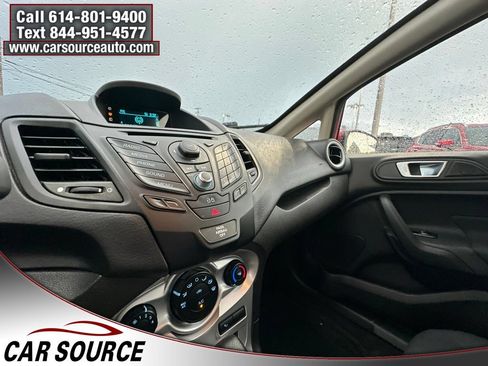 Used 2015 Ford Fiesta SE FWD image 18
