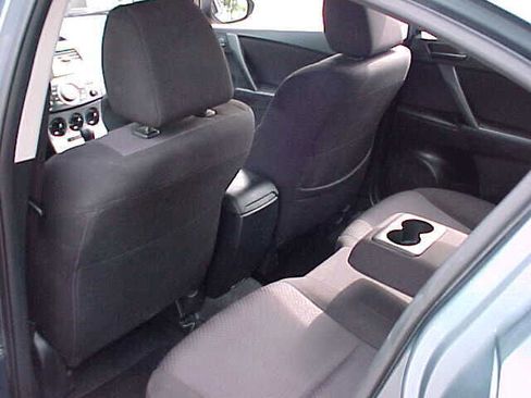 Used 2010 MAZDA MAZDA3 i Sport image 8