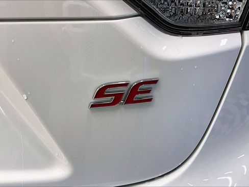 Used 2024 Toyota Corolla SE FWD image 7