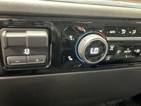 Certified 2024 Chevrolet Silverado 1500 LT AWD/4WD image 25