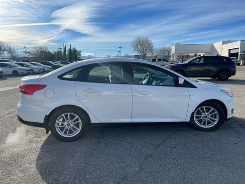 Used 2018 Ford Focus SE image 8