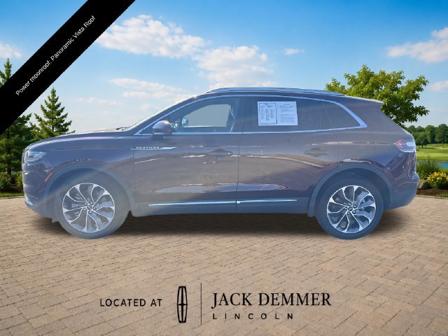 Used 2023 Lincoln Nautilus Reserve AWD/4WD image 3