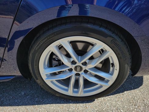 Used 2023 Audi A4 2.0T Premium w/ Convenience Package image 32