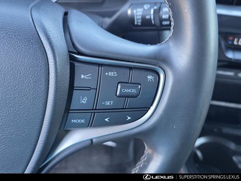 Certified 2022 Lexus UX 200 w/ Accessory Package (Z2) image 24