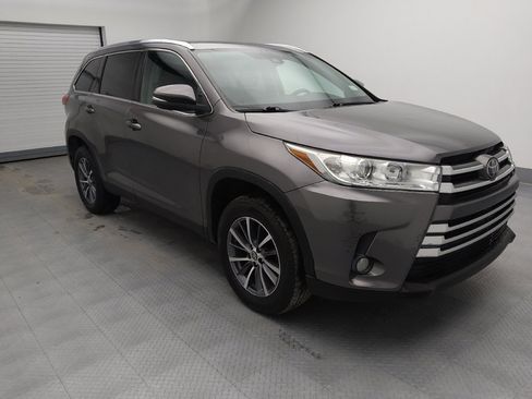 Used 2019 Toyota Highlander XLE image 13