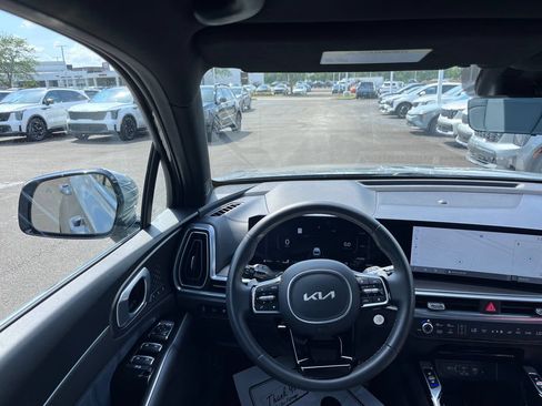 Certified 2025 Kia Sorento SX Prestige AWD/4WD image 22