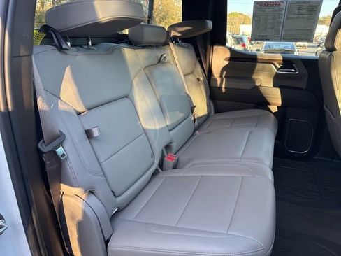 Used 2023 GMC Sierra 1500 SLT image 29