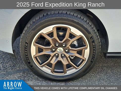 Used 2025 Ford Expedition King Ranch AWD/4WD image 17