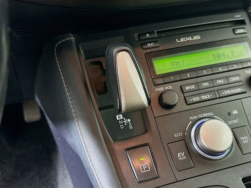 Used 2017 Lexus CT 200h w/ Seat Comfort Package image 23