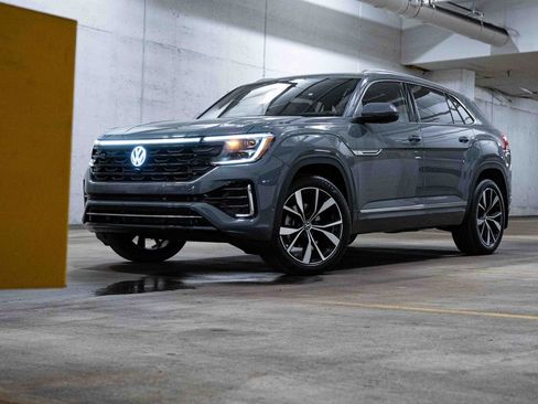New 2026 Volkswagen Atlas Cross Sport SEL Premium R-Line AWD/4WD image 1
