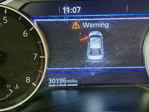 Used 2024 Nissan Altima 2.5 SV w/ SV Premium Package image 19