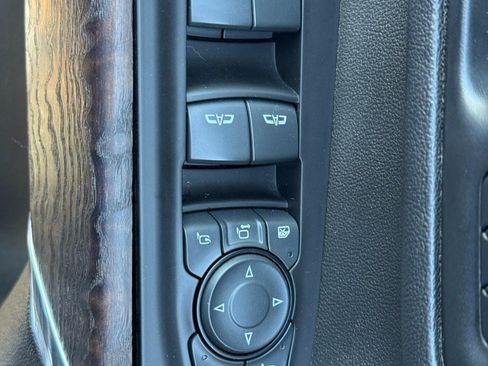 Used 2020 GMC Sierra 3500 Denali w/ Denali Ultimate Package AWD/4WD image 18