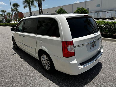 Used 2011 Chrysler Town & Country Limited FWD image 6