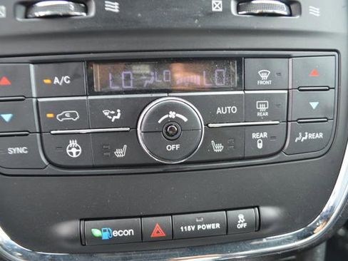 Used 2018 Dodge Grand Caravan GT FWD image 20