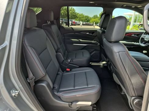Used 2024 Chevrolet Traverse Z71 w/ LPO, Floor Liner Package AWD/4WD image 30