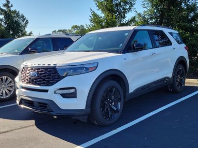 Used 2023 Ford Explorer ST-Line w/ Class IV Trailer Tow Package