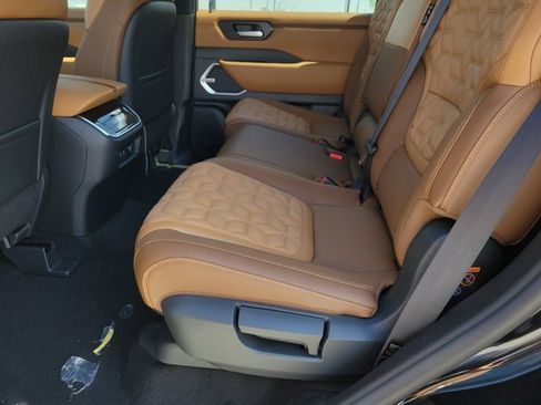 New 2025 Nissan Armada Platinum Reserve image 7