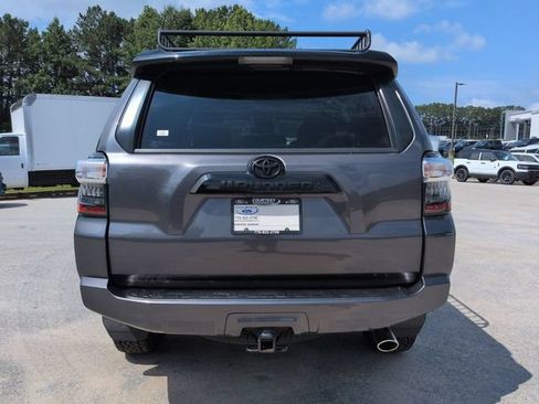 Used 2021 Toyota 4Runner Venture w/ Moonroof Package AWD/4WD image 6