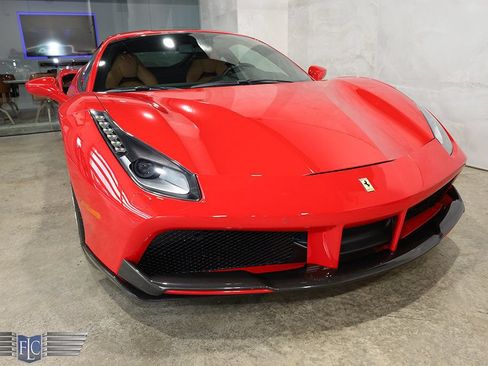 Used 2018 Ferrari 488 GTB RWD image 46
