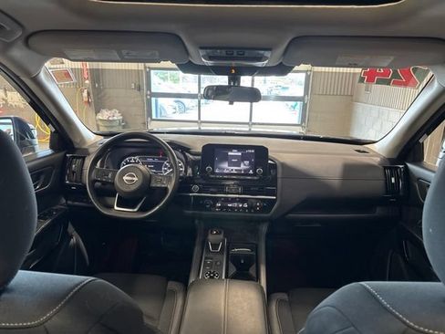 Certified 2024 Nissan Pathfinder SV w/ SV Premium Package AWD/4WD image 22