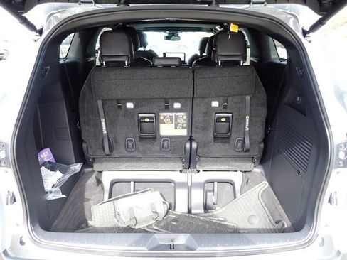 Certified 2026 Toyota Sienna XLE Woodland Edition image 7