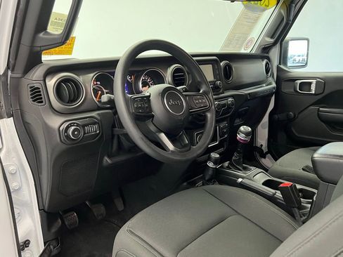 Used 2021 Jeep Wrangler Sport image 21