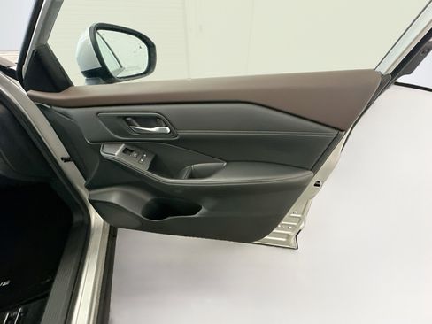 Used 2023 Nissan Rogue SV w/ SV Premium B Package AWD/4WD image 34