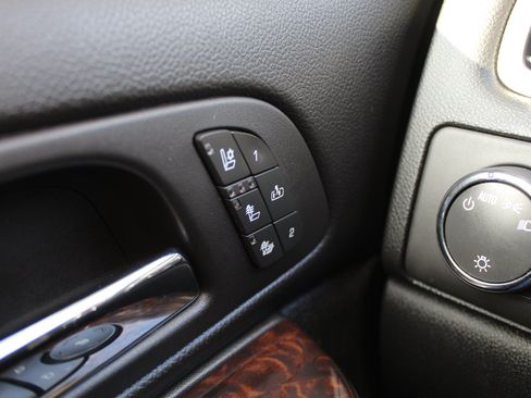 Used 2012 GMC Sierra 3500 Denali AWD/4WD image 31