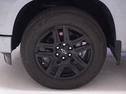 Used 2024 Chevrolet Silverado 1500 Custom image 9