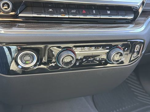 Used 2023 Chevrolet Silverado 1500 LT AWD/4WD image 27