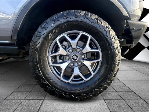 Used 2023 Ford Bronco Badlands image 8