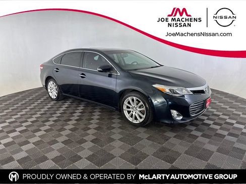 Used 2015 Toyota Avalon Limited FWD image 1