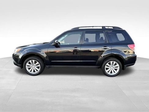 Used 2011 Subaru Forester 2.5X Limited AWD/4WD image 2