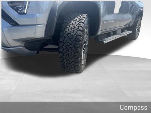 Used 2023 GMC Sierra 1500 AT4 w/ Technology Package AWD/4WD image 48