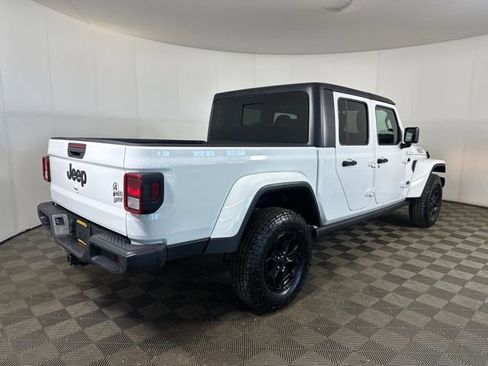 Used 2021 Jeep Gladiator Sport image 3