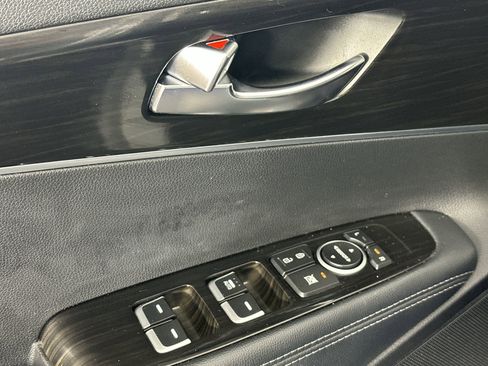 Used 2019 Kia Sorento L image 17