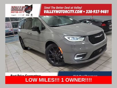 Used 2025 Chrysler Pacifica Limited