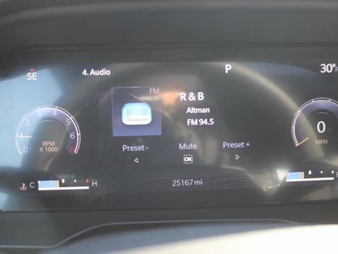 Used 2023 Jeep Grand Cherokee Altitude image 15