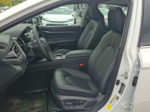 Certified 2020 Toyota Camry XLE w/ Sunroof Package FWD image 16