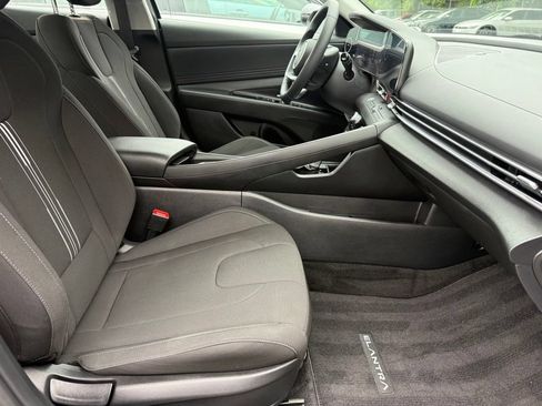 Used 2024 Hyundai Elantra SEL w/ Convenience Package FWD image 33