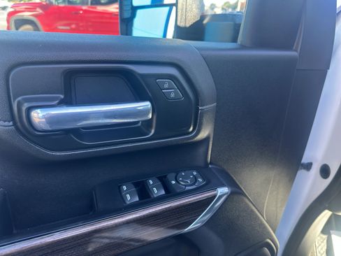 Used 2023 Chevrolet Silverado 2500 LT image 14