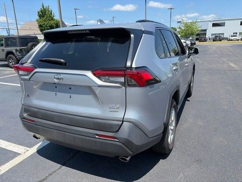 Used 2019 Toyota RAV4 XLE w/ Convenience Package AWD/4WD image 5