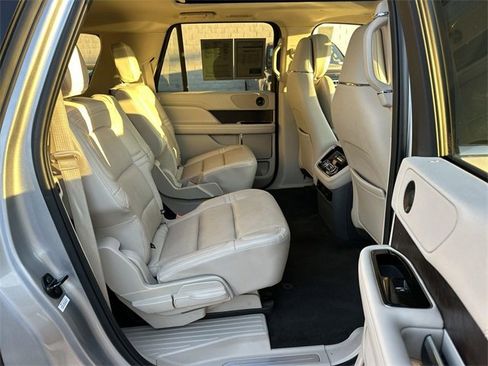 Used 2021 Lincoln Navigator L Reserve image 27
