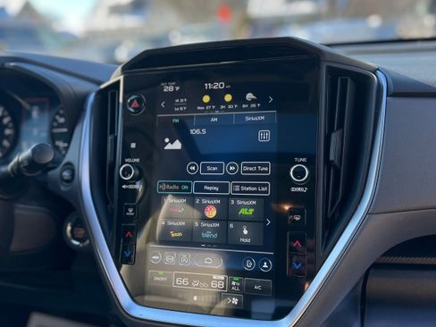 Used 2024 Subaru Crosstrek 2.0i Premium image 25