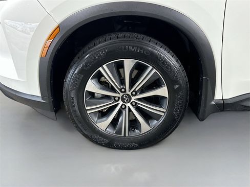 Used 2025 INFINITI QX60 Pure image 8