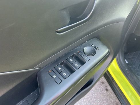 Used 2024 Hyundai Kona SE image 9